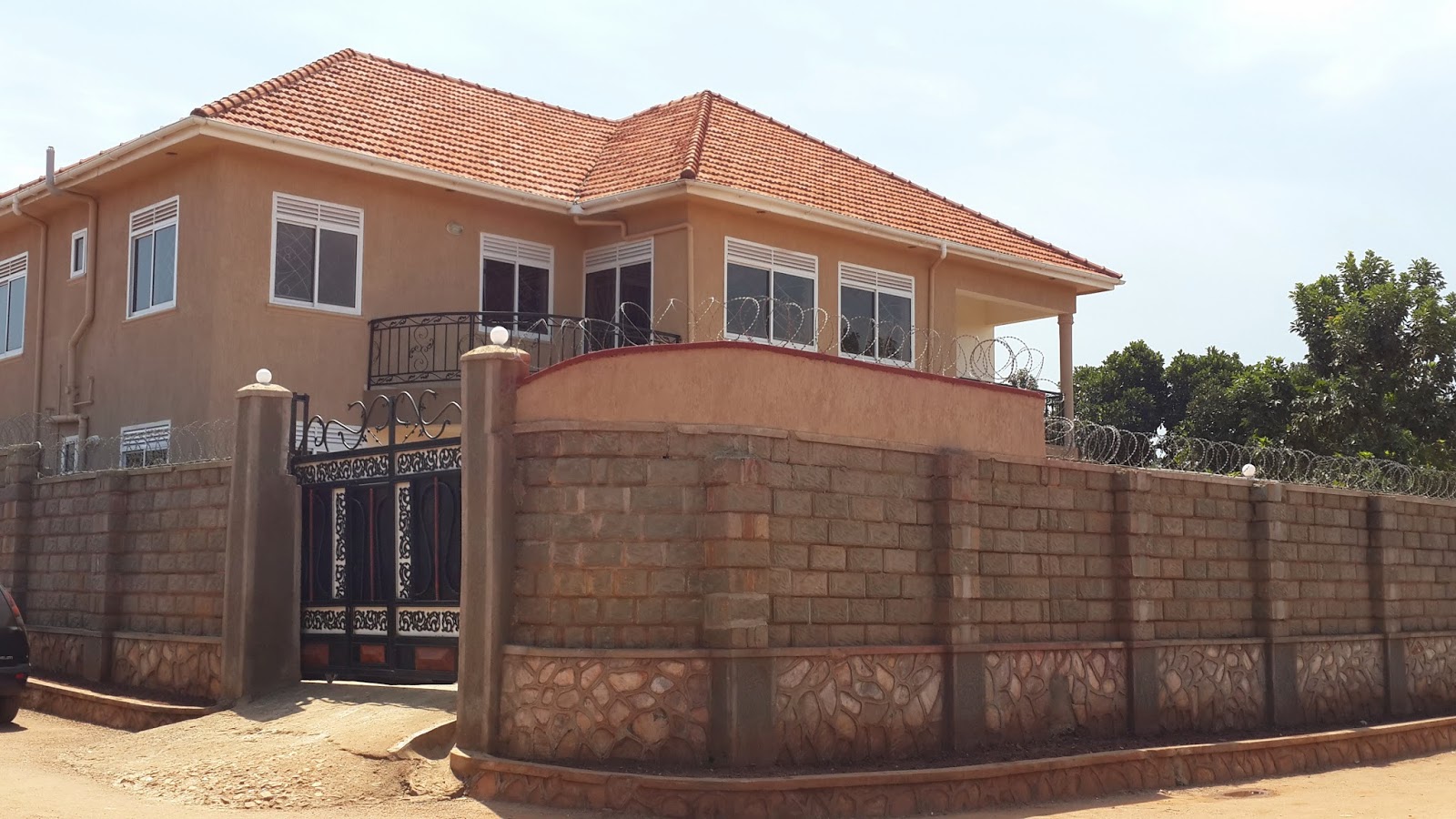 HOUSES FOR SALE KAMPALA UGANDA  HOUSE  FOR SALE BUNGA 